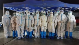 2020年12月9日《紧急驰援 医院连夜外派首批20人医护队伍全力支援郫都区核酸检测工作 》