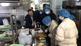 【工会活动】职工代表“零距离”考察食堂，保障职工用餐安全