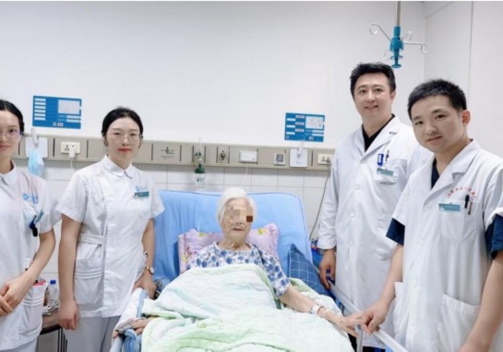 高龄不是手术禁区，骨科MDT模式救治 102岁高龄髋关节周围骨折患者